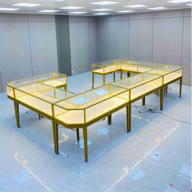 Armoire à exposition de bijoux à la mode