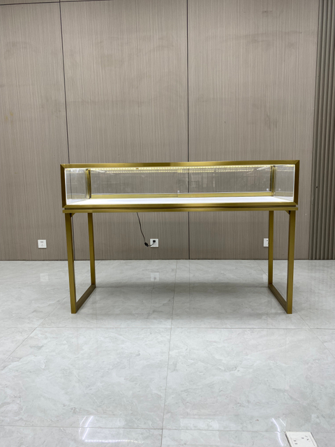 Cabinet d'affichage de bijoux en titane en U