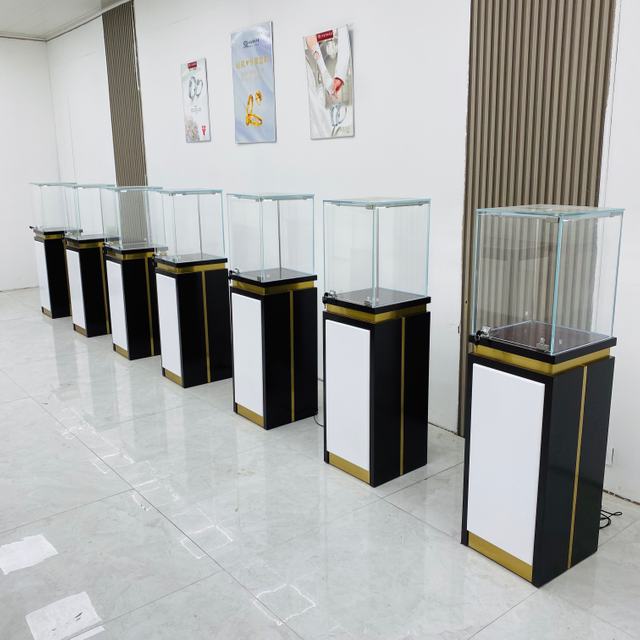 Armoire exposition en verre avec bande légère