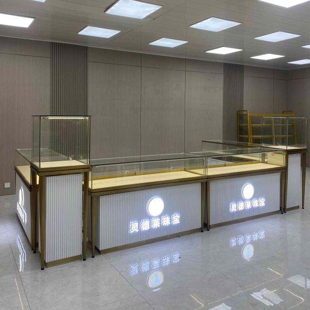 Cabinet d'affichage en verre personnalisé