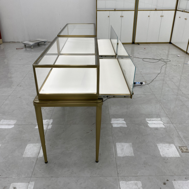 Armoire à exposition de bijoux en forme de ventilateur